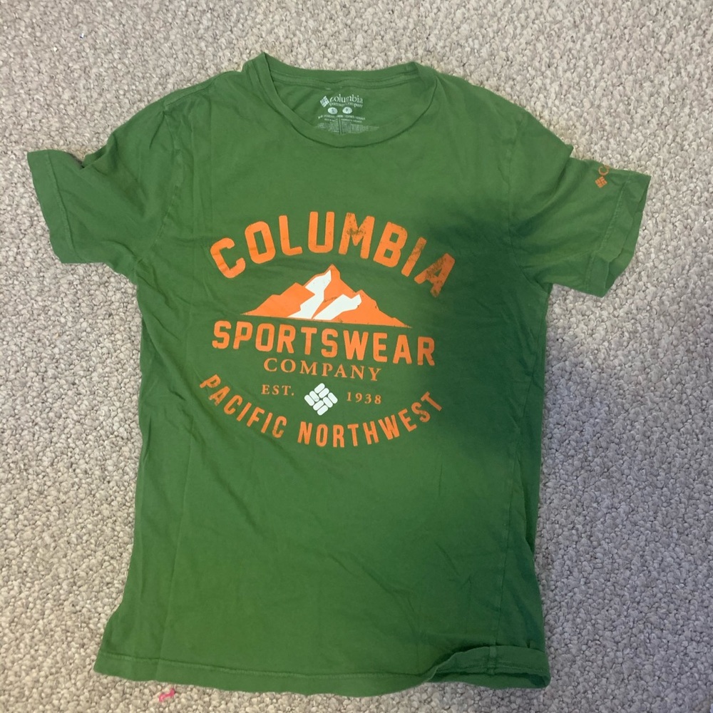Columbia T-shirt